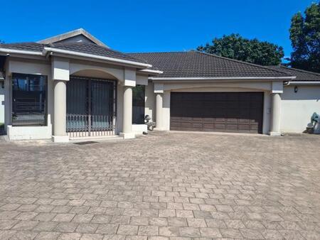 4 Bedroom House in Meer En See