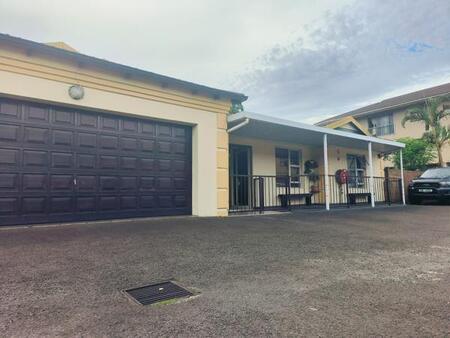 3 Bedroom Simplex in Arboretum