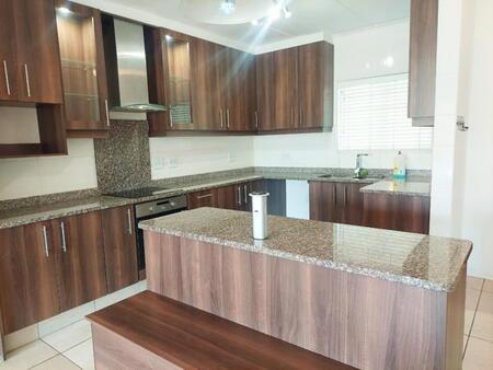 2 Bedroom Apartment in Amanzimtoti