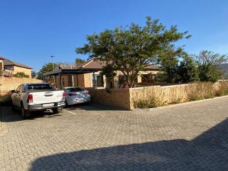 2 Bedroom Townhouse in Wilgeheuwel