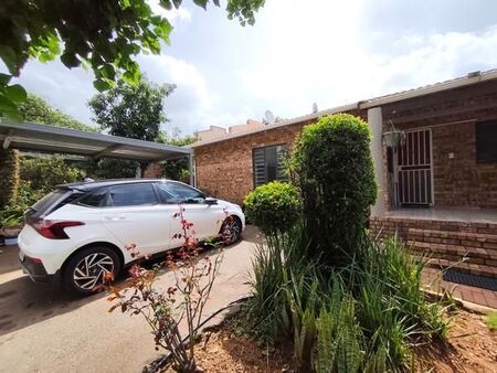 2 Bedroom Townhouse in Wilgeheuwel