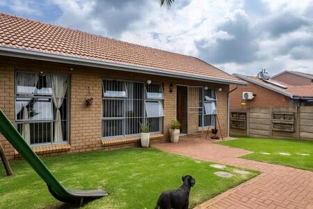 3 Bedroom Townhouse in Noordheuwel