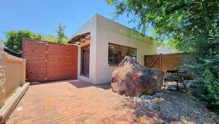 Studio apartment in Willow Acres