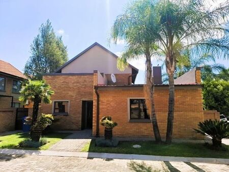 2 Bedroom Townhouse in Equestria