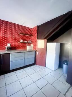 4 Bedroom Apartment in Sunnyside