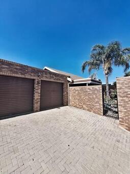 2 Bedroom Townhouse in Magalieskruin