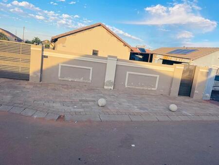 3 Bedroom House in Protea Glen