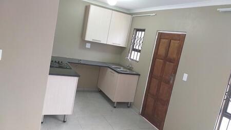 Bachelor apartment in Protea Glen