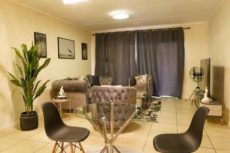 2 Bedroom Apartment in Bryanston