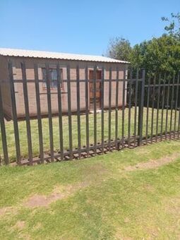 2 Bedroom House in Lakeside