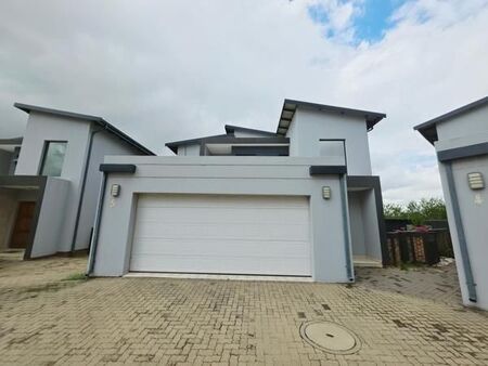 3 Bedroom Duplex in Glen Eagles Estate