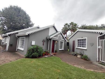 3 Bedroom Simplex in Verwoerdpark