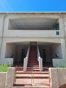 Studio apartment in Port Elizabeth Central