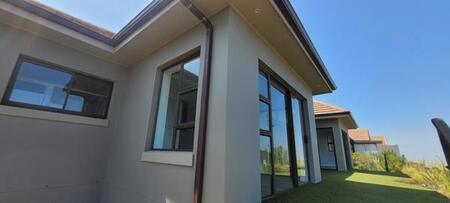 3 Bedroom House in Paradise Beach