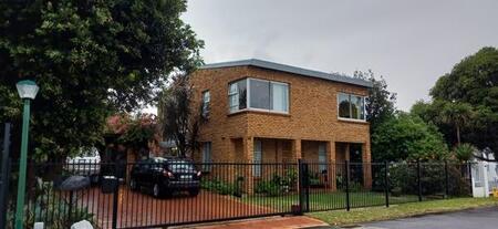 4 Bedroom House in Kleinmond