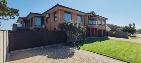 3 Bedroom Apartment in Bay View