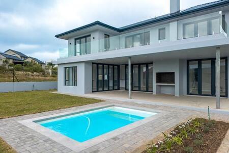 4 Bedroom House in Baron View