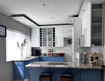 3 Bedroom Apartment in Strand North