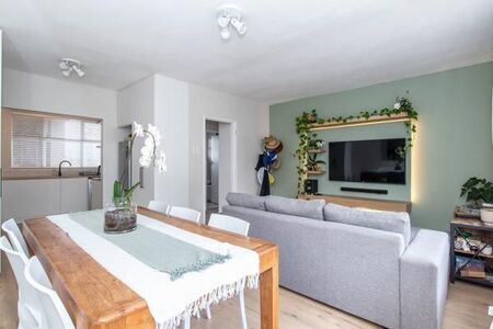2 Bedroom Apartment in Wynberg Upper