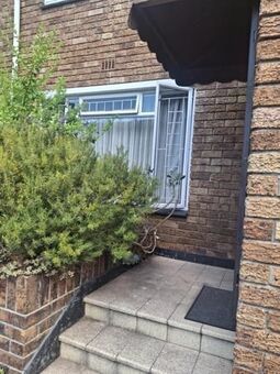 2 Bedroom Apartment in Claremont