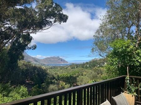 1 Bedroom Apartment in Hout Bay and surrounds