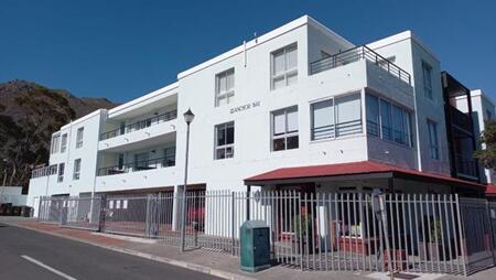 2 Bedroom Apartment in Gordons Bay Central