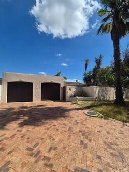 3 Bedroom House in Edgemead