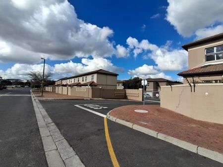 3 Bedroom Townhouse in Ruwari