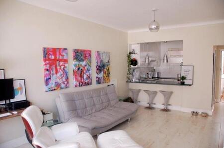 1 Bedroom Apartment in Mouille Point