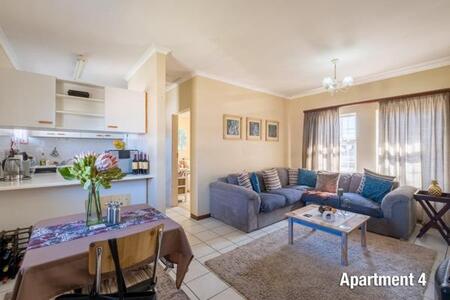 1 Bedroom Flat in Strand Central