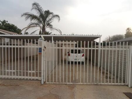 2 Bedroom Flat in Hadison Park