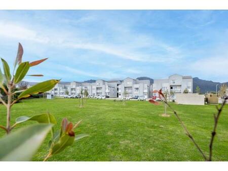 2 Bedroom Apartment in Klein Parys