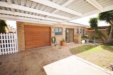 3 Bedroom house to rent in Strand Central