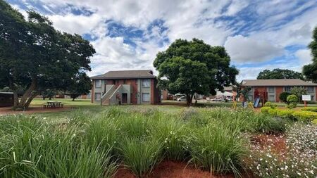 2 Bedroom apartment to rent in Theresapark, Akasia