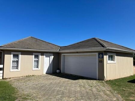 3 Bedroom Cluster in Gonubie