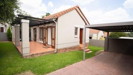 2 Bedroom Apartment in Fourways