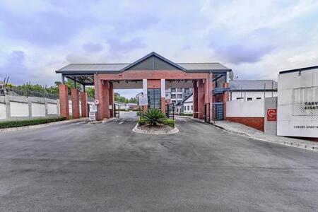 3 Bedroom Apartment in Douglasdale