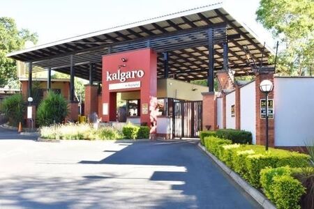 1 Bedroom Apartment in Douglasdale