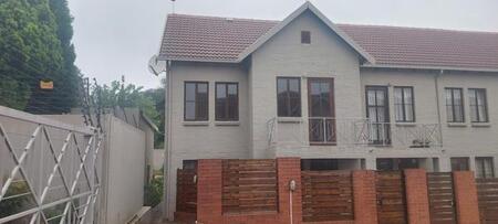 1 Bedroom Apartment in Saxonwold