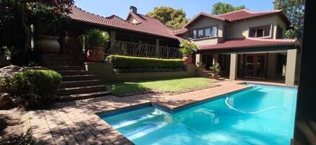 4 Bedroom House in Maroeladal