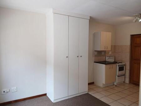 Bachelor apartment in Auckland Park