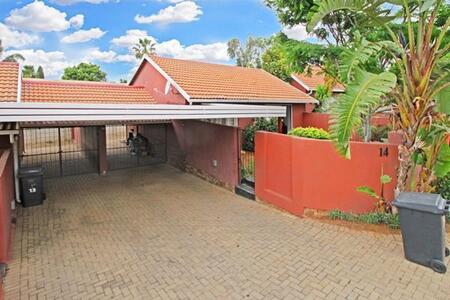 2 Bedroom Simplex in Sundowner