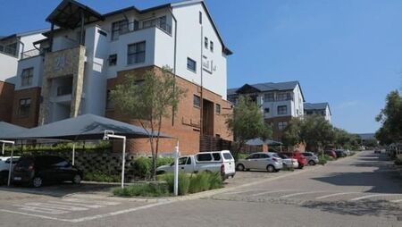 1 Bedroom Townhouse in Olivedale