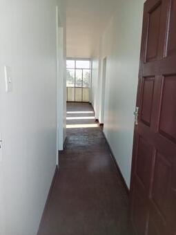 2 Bedroom Flat in Robertsham