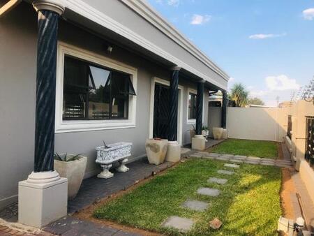 3 Bedroom House in Geduld