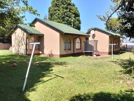 4 Bedroom House in Glen Marais