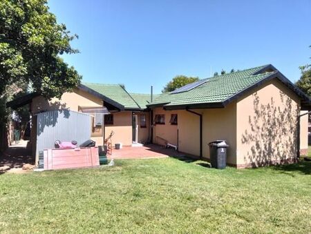 4 Bedroom House in Glen Marais