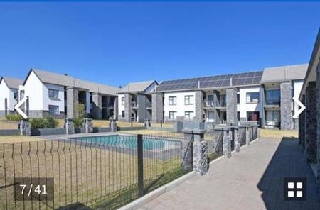 2 Bedroom Apartment in Glen Marais