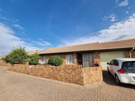 2 Bedroom Cluster in Bartlett