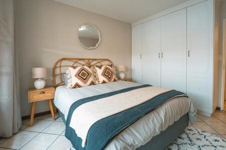 2 Bedroom Apartment in Ravenswood